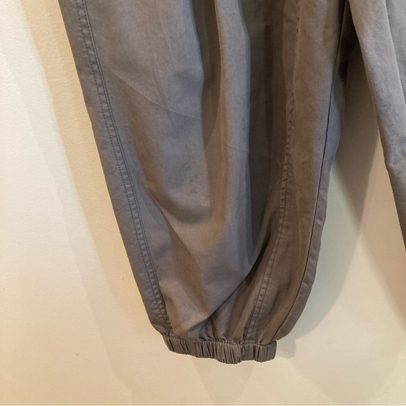 BASIC HOUSE Sz 26 Cargo Style Pants Buckle Closure Pockets Elastic Hemline Pants - Picture 4 of 16